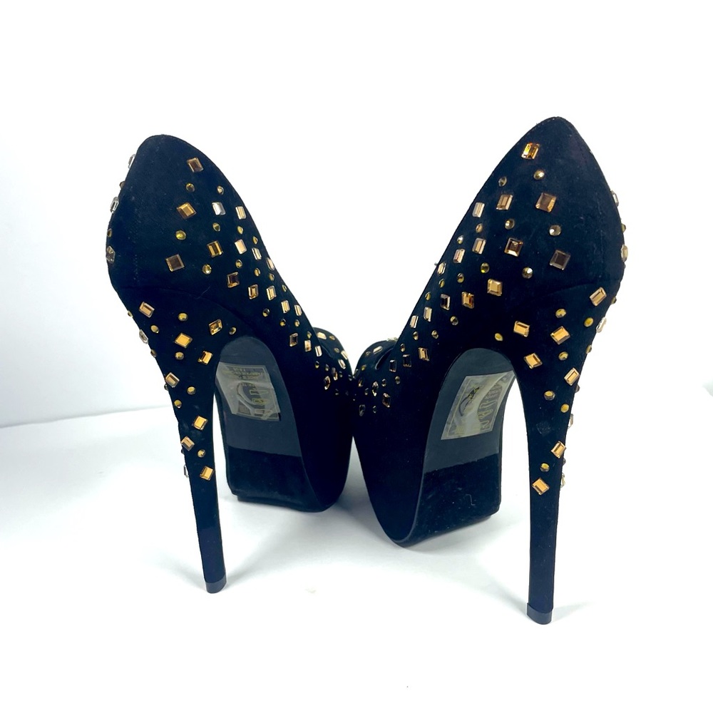Black high and sexy heels